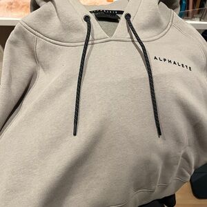 Alphalete cropped hoodie